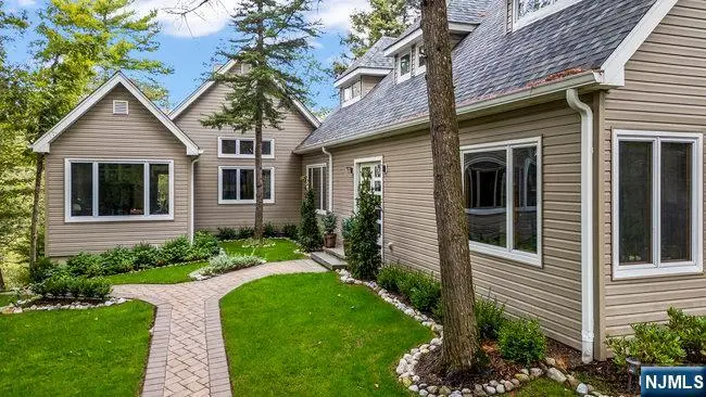 68 High Point Road, Bloomingdale, NJ 07403 - Image #1