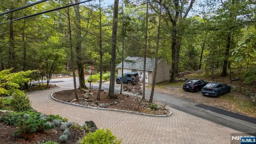 68 High Point Road, Bloomingdale, NJ 07403 - Image #2