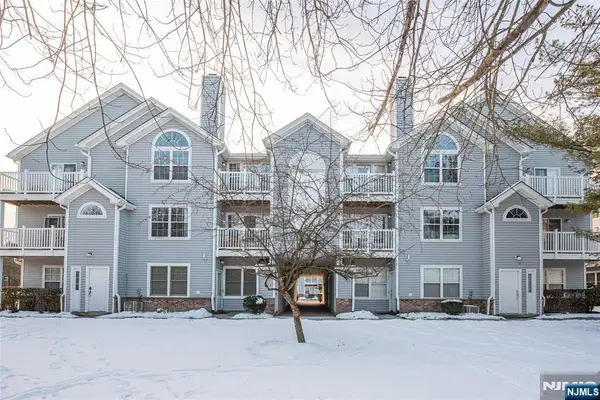 10 Springbrook Road, Montville Township, NJ 07045