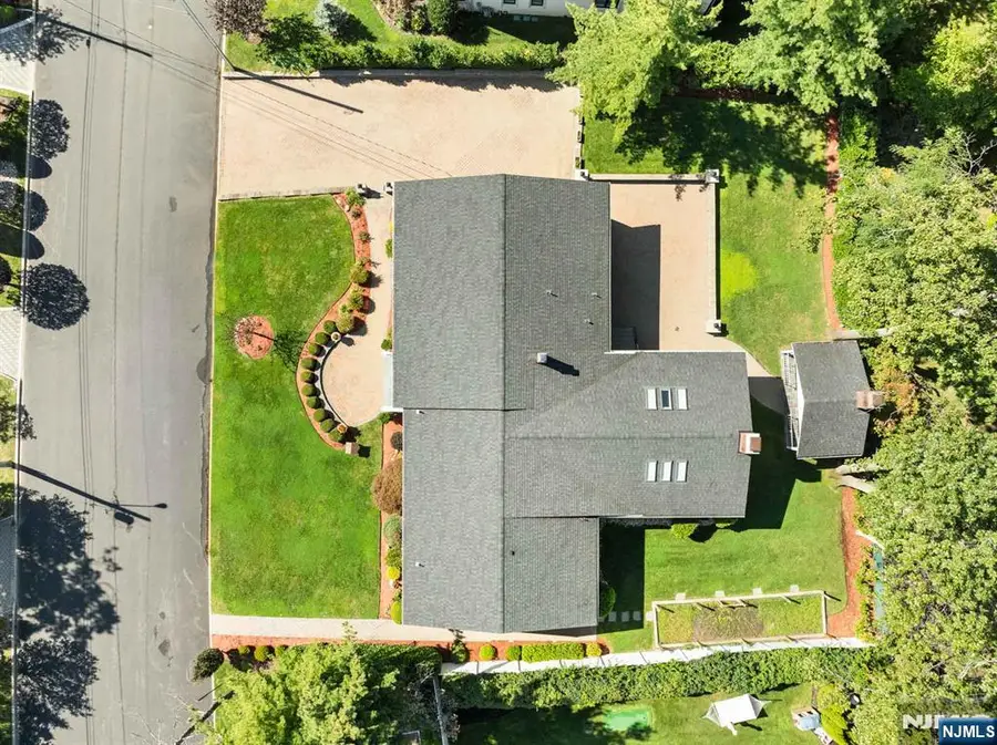 662 Summit Street, Englewood Cliffs, NJ 07632 - Image #2