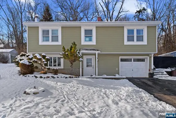 78 Red Twig Trail, Bloomingdale, NJ 07403