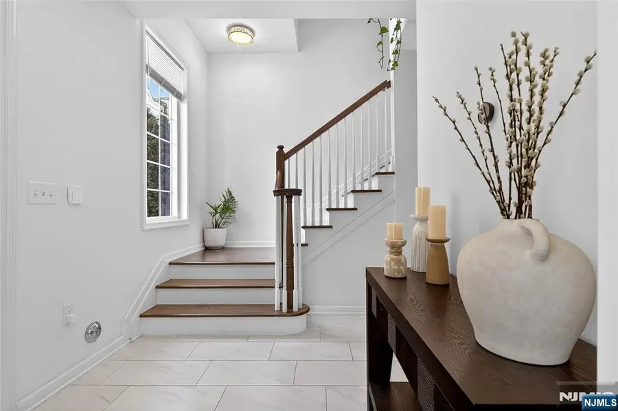 165 Roosevelt Drive, Wood Ridge, NJ 07075 - Image #3