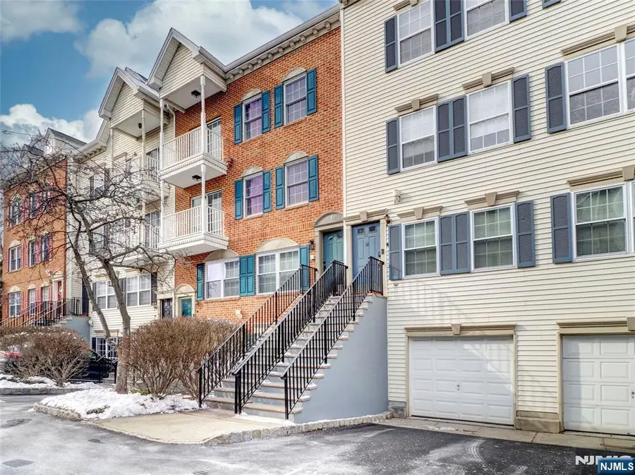 42 Krueger Court 1305, Newark, NJ 07103 - #2
