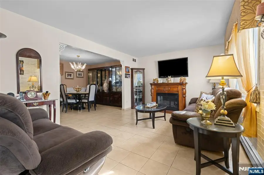 22 Cliff Hill Road, Clifton, NJ 07013 - Image #2