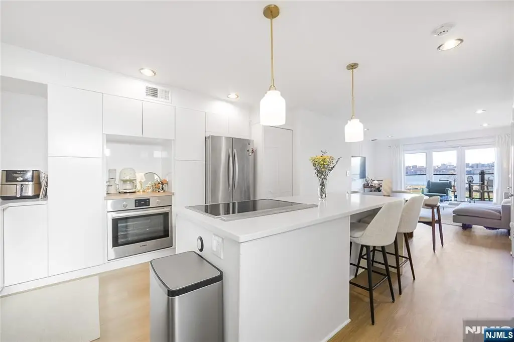 101 State Rt 5 204, Edgewater, NJ 07020 - Image #1