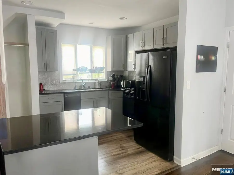 103 Oaktree Place, Leonia, NJ 07605 - Image #2