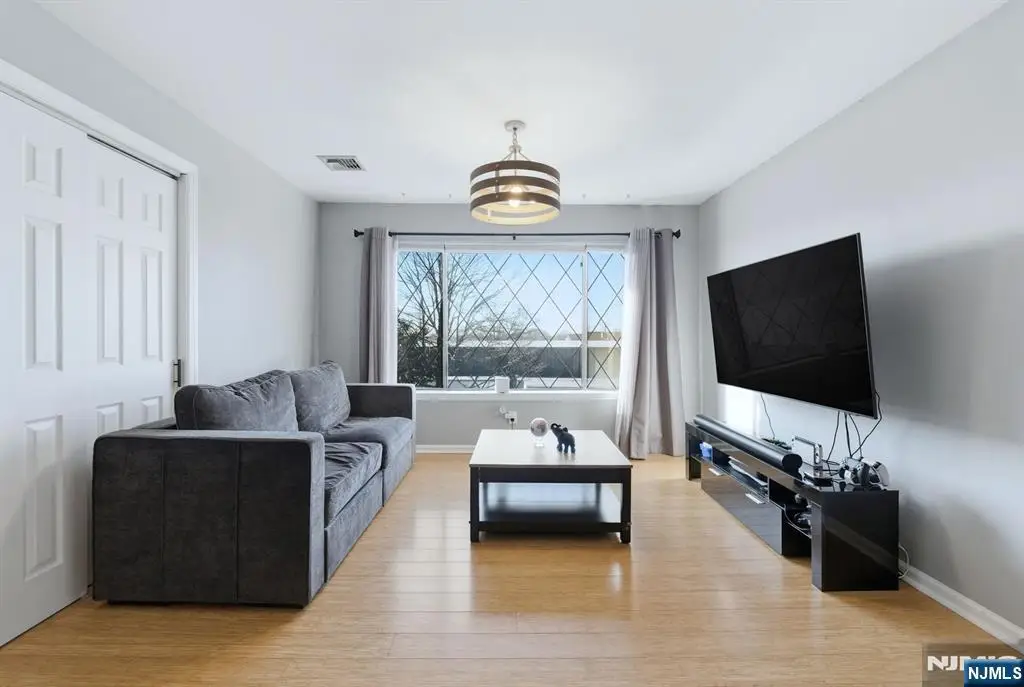 192 Burnett Avenue 15, Maplewood, NJ 07040 - Image #1