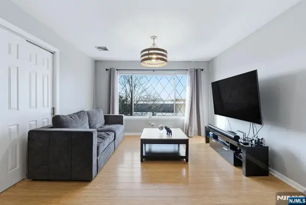 192 Burnett Avenue 15, Maplewood, NJ 07040