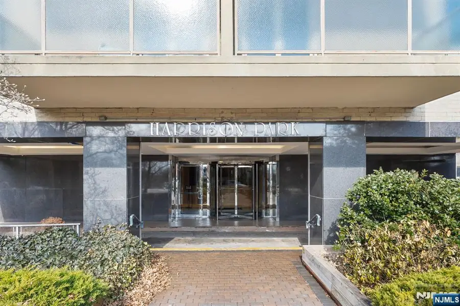 377 S Harrison Street 9G, East Orange, NJ 07018 - Image #2