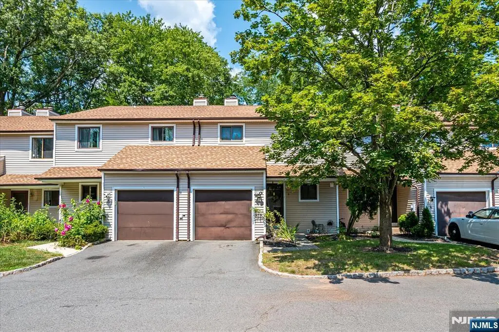 6 Tulip Court, Edison, NJ 08820 - Image #1