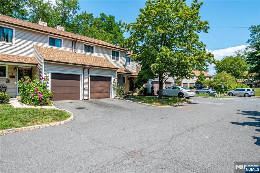 6 Tulip Court, Edison, NJ 08820 - Image #3