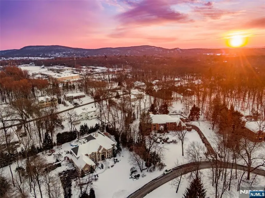 457 Devonshire Drive, Franklin Lakes, NJ 07417 - Image #2