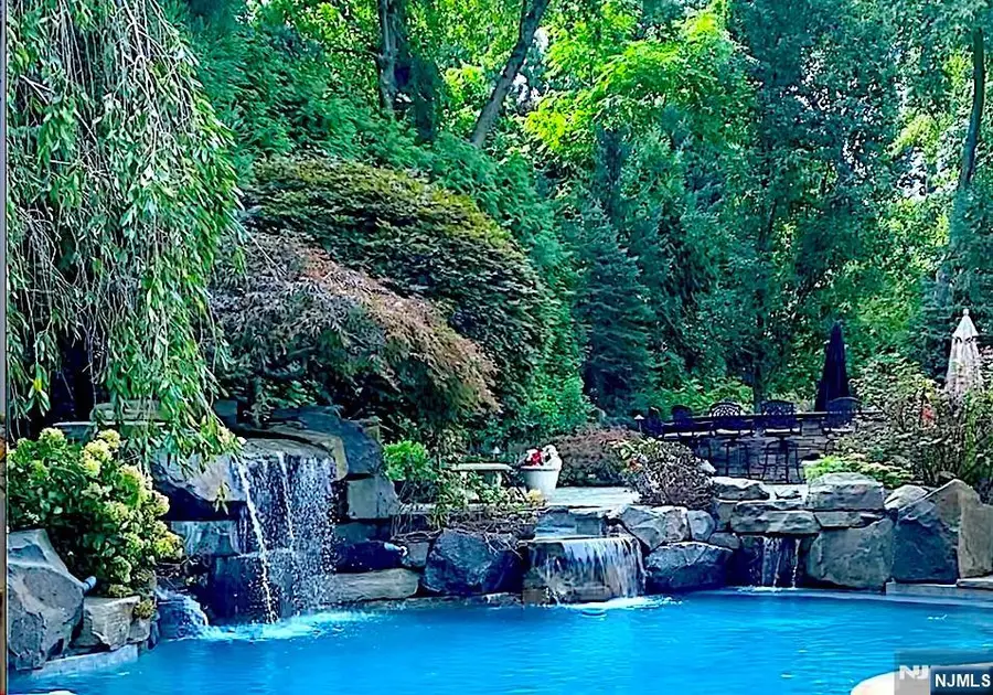 457 Devonshire Drive, Franklin Lakes, NJ 07417 - Image #3