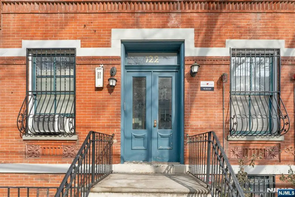 122 Bright Street 4 W, Jersey City, NJ 07302 - #1