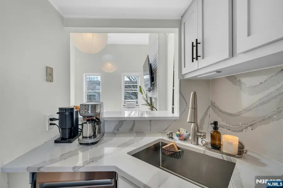 122 Bright Street 4 W, Jersey City, NJ 07302 - #3