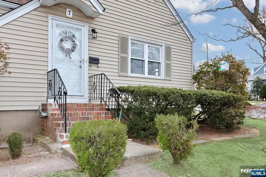 7 Overlook Drive, Dumont, NJ 07628 - Image #2