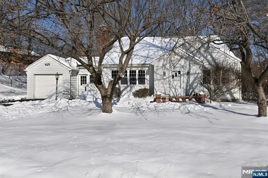 84 Maplewood Avenue, Hillsdale, NJ 07642 - Image #2