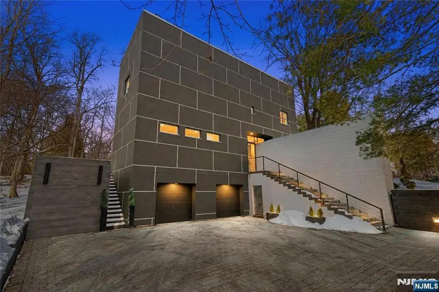 451 Mountain Avenue, North Caldwell, NJ 07006 - Image #2