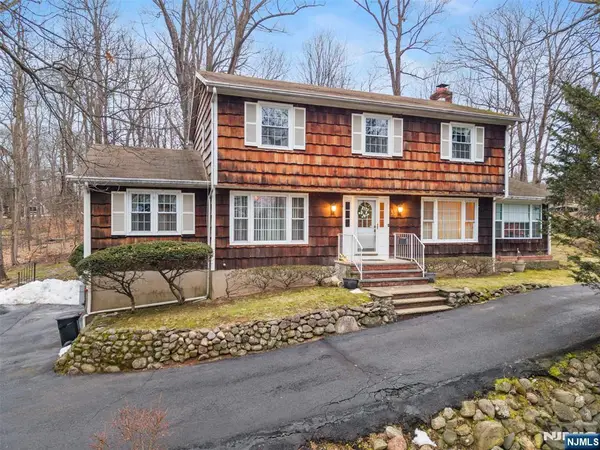 51 Black Oak Lane, Mahwah, NJ 07430