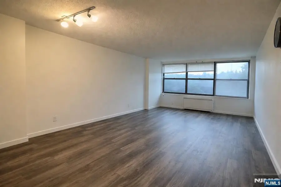 7002 Boulevard East 3F, Guttenberg, NJ 07093 - #2