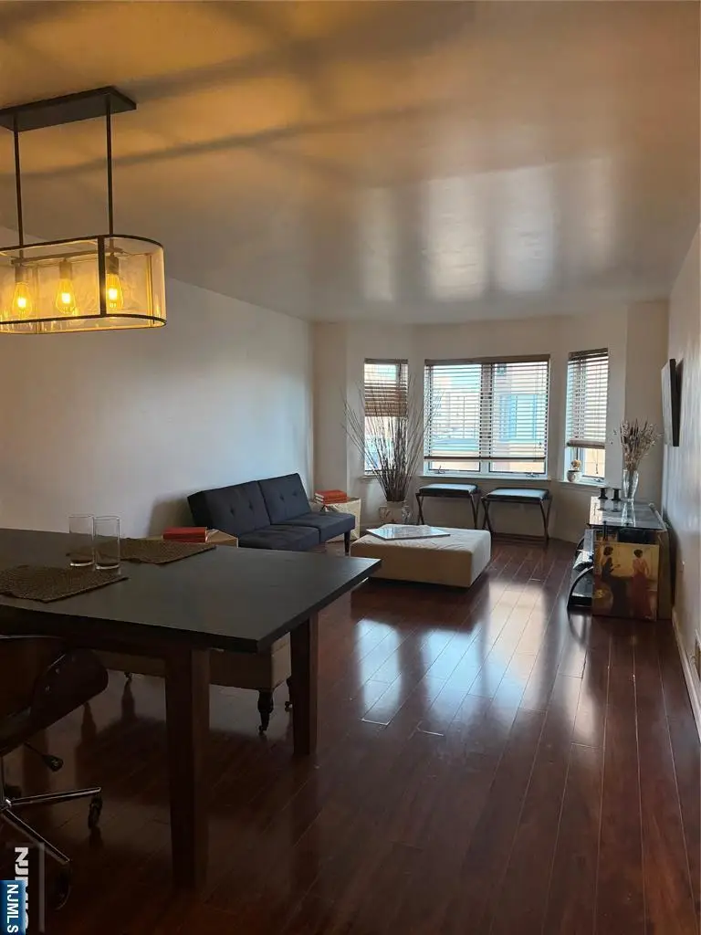 402 Williams Court U402, Edgewater, NJ 07020 - Image #1