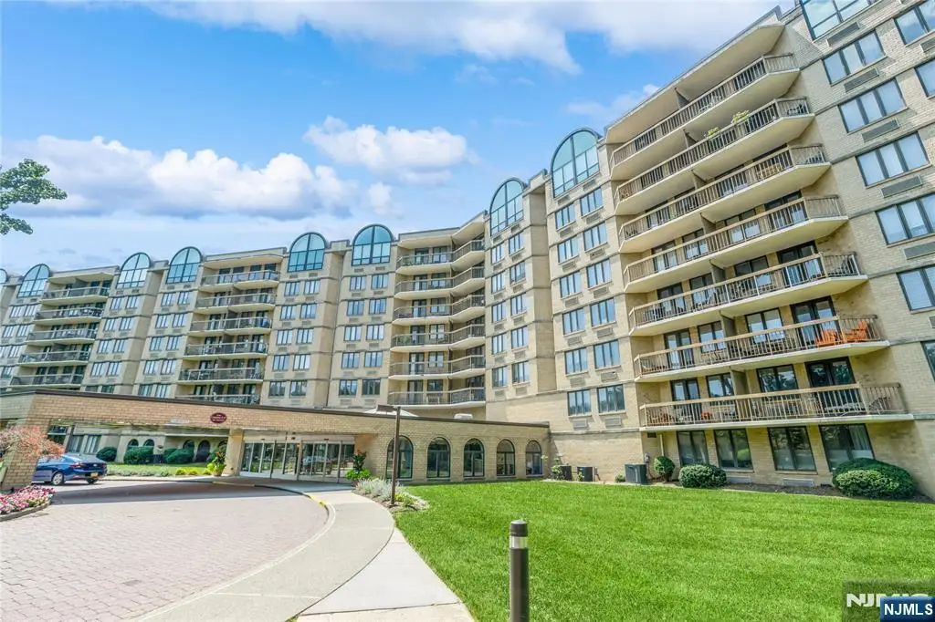 10 Smith Manor Boulevard 121, West Orange, NJ 07052 - Image #1