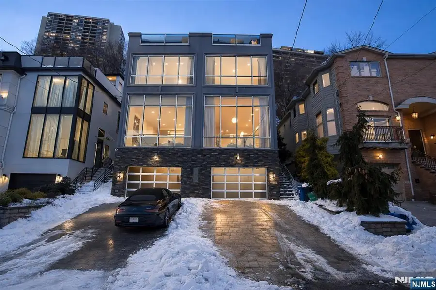 760 Undercliff B, Edgewater, NJ 07020 - Image #2