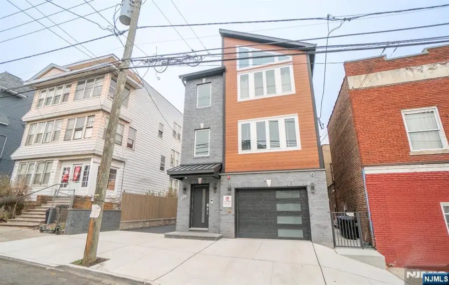 319 Renner Avenue, Newark, NJ 07112 - Image #2