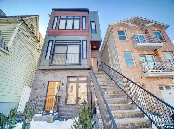 231 Clinton Avenue 2, Jersey City, NJ 07304