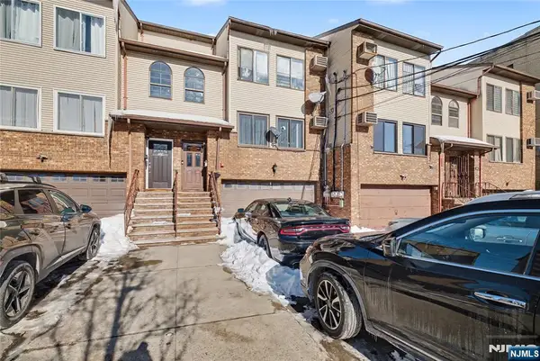 222 Roosevelt Street, Union City, NJ 07087