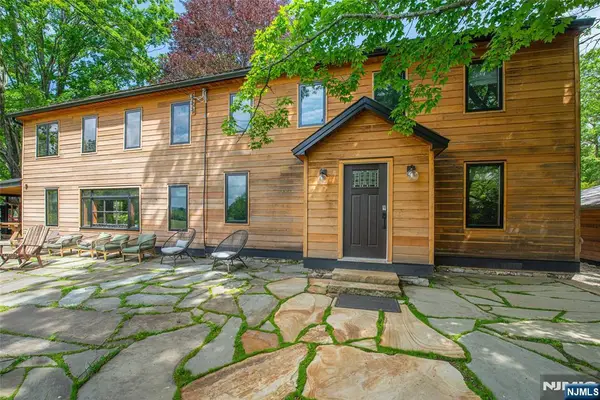 62 Mount Pleasant Road, Knowlton, NJ 07832