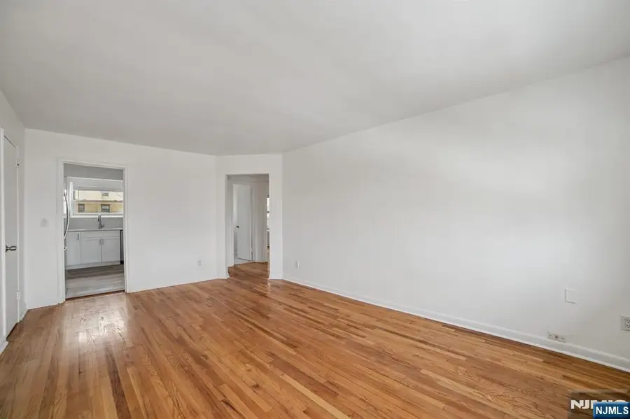 2430 8th Street 5B, Fort Lee, NJ 07024 - #2