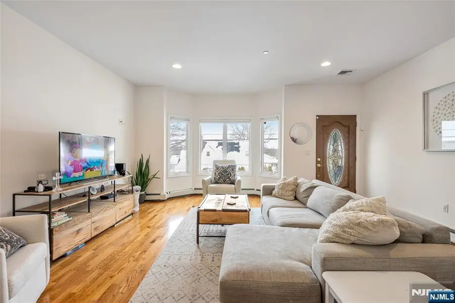 682 Greeley Avenue A, Fairview, NJ 07022 - Image #3