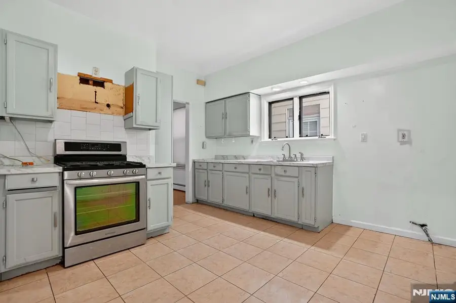 1110 Hampton Place, Elizabeth, NJ 07201 - #2