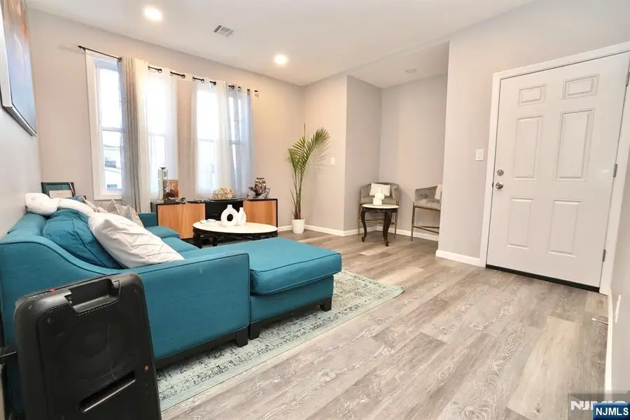 172-176 Delavan Avenue, Newark, NJ 07104 - Image #3