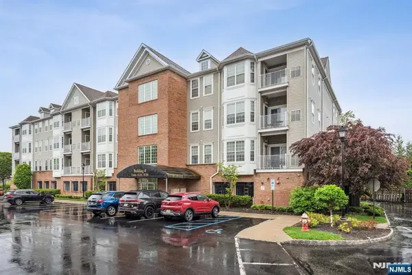 4142 Cory Lane, Elmwood Park, NJ 07407