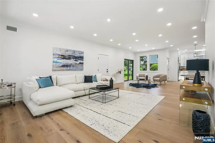 492 Oaktree Road, Oradell, NJ 07649 - Image #3