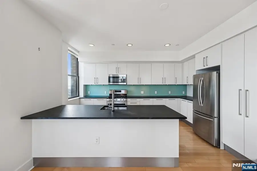 4 Beacon Way PH 1900, Jersey City, NJ 07304 - #3