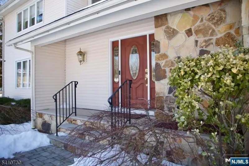 2 Edith Court, East Hanover, NJ 07936 - #3