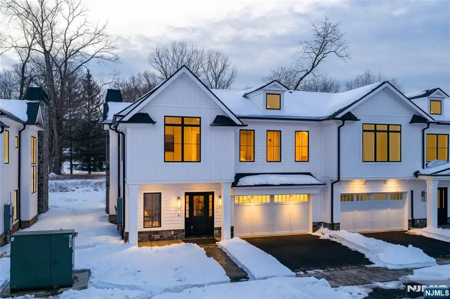 16-18 Paris Avenue 9, Rockleigh, NJ 07647 - #2