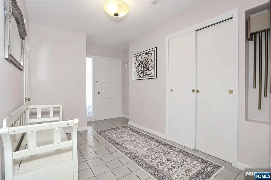 374 Annette Court, Wyckoff, NJ 07481 - #3