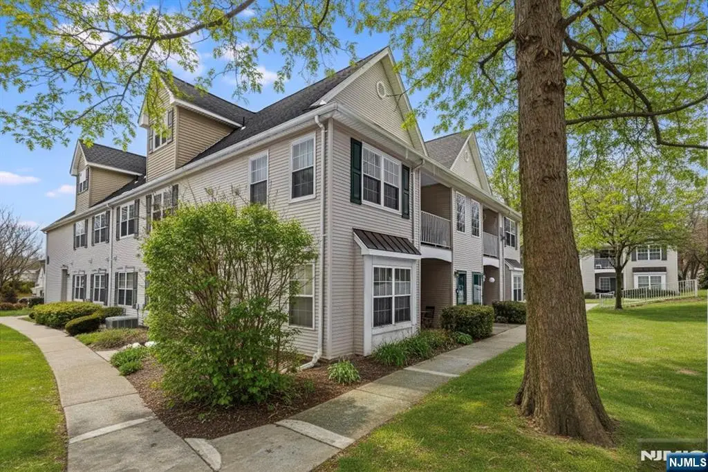 240 Cambridge Court, Clifton, NJ 07014 - #1