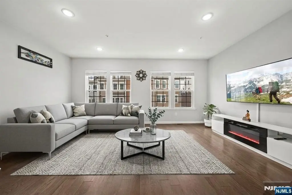 129 Truman Drive, Wood Ridge, NJ 07075 - #1