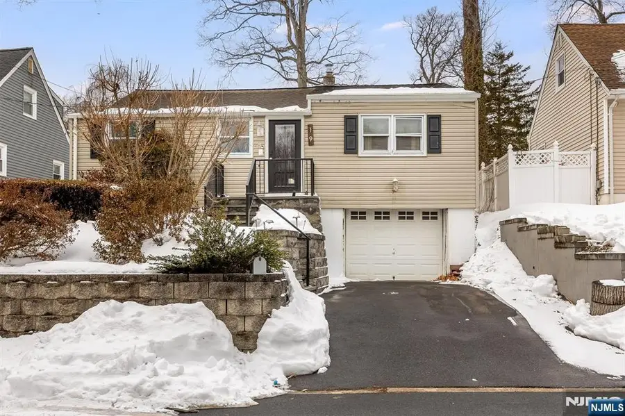 19 Pinecrest Terrace, Wayne, NJ 07470 - #2