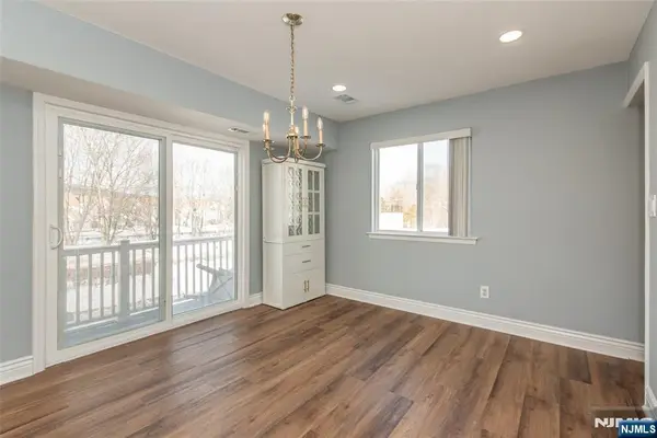 56 Woods Edge Drive, Roxbury Township, NJ 07876