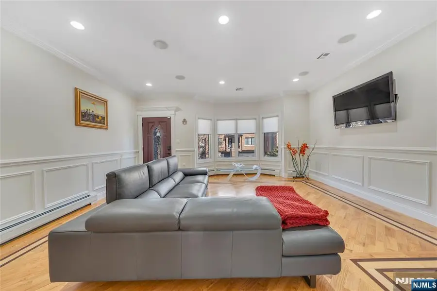 92 Washington Avenue, Cliffside Park, NJ 07010 - #3