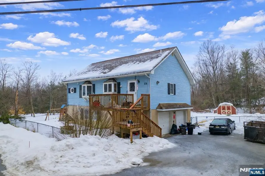15 Hanover Road, Upper Greenwood Lake, NJ 07421 - #2