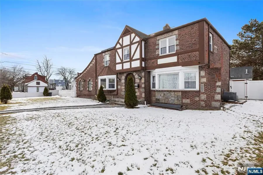 80 Glenwood Avenue, Elmwood Park, NJ 07407 - #2