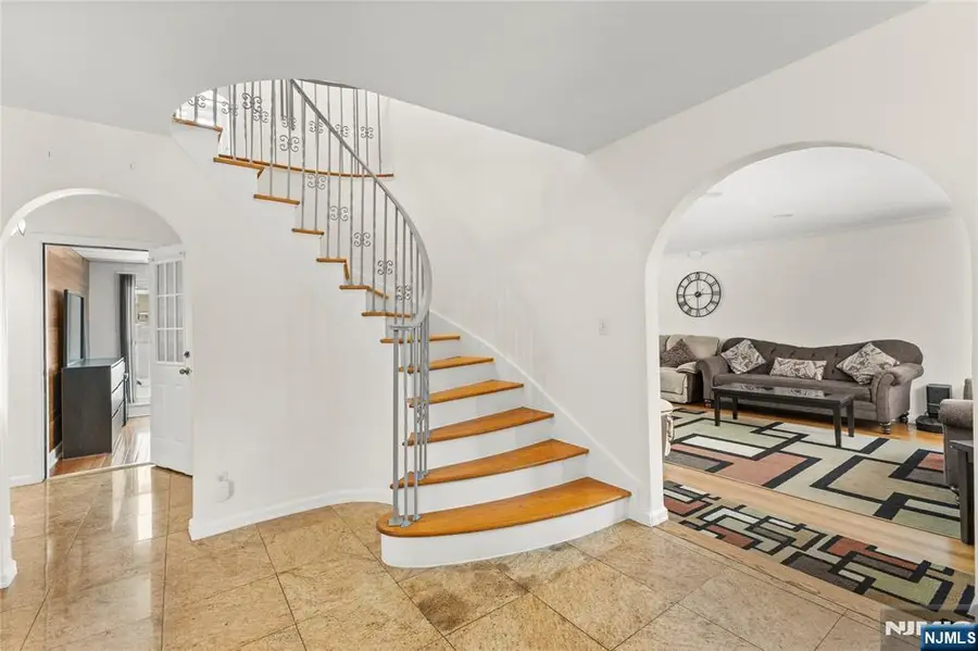 80 Glenwood Avenue, Elmwood Park, NJ 07407 - #3