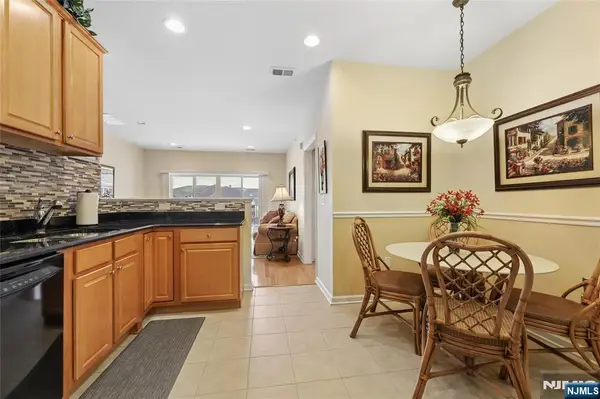 7408 Warrens Way TOP FLOOR & DEE, Wanaque, NJ 07465